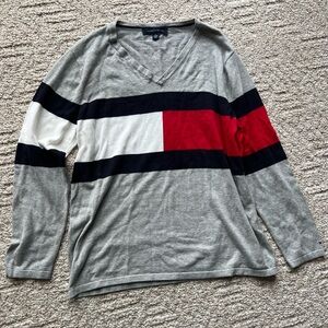 Tommy Hilfiger Women’s Gray V-Neck Colorblock Sweater - 100% cotton